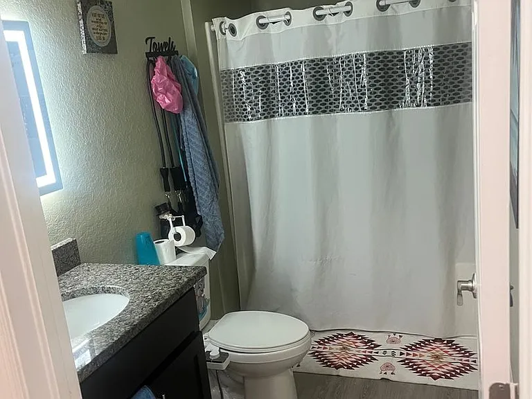 2054 Detroit Dr — Photo 12