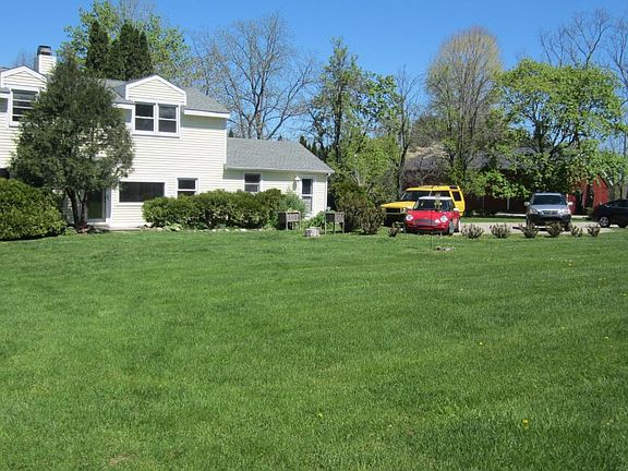 house from the front yard
