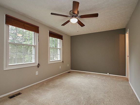 4th image of 2810 Prince Albert Ct