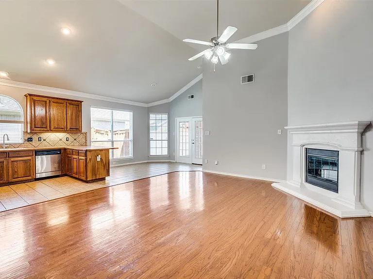 3208 Serpis — Photo 8