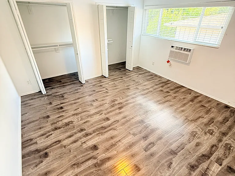 1226 N Fuller Ave #22 — Photo 3