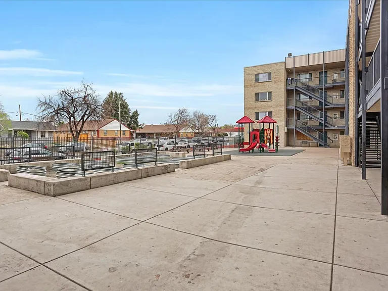 Section 8 Approved! Great location close to the city! — Photo 1