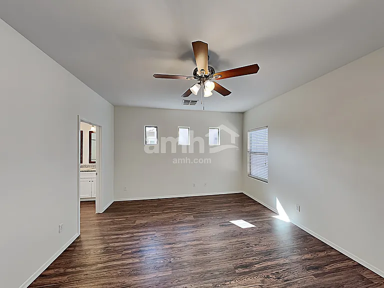 3413 E Flower St — Photo 11