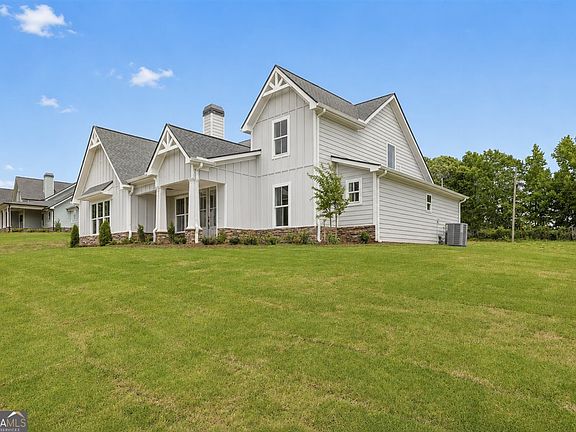 3rd image of 77 Maney Dr