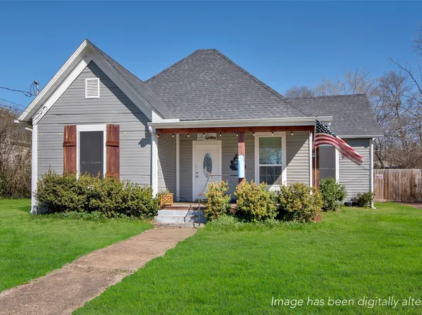 608 W 6th St, Bonham, TX 75418