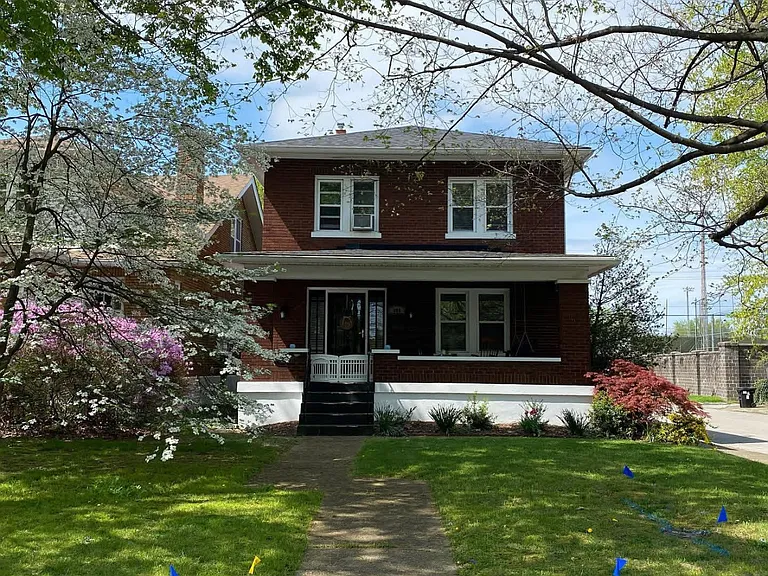909 Eastern Pkwy — Photo 2