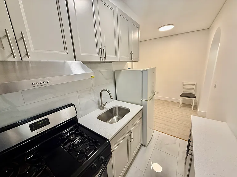 14476 Sanford Ave #1E — Photo 7