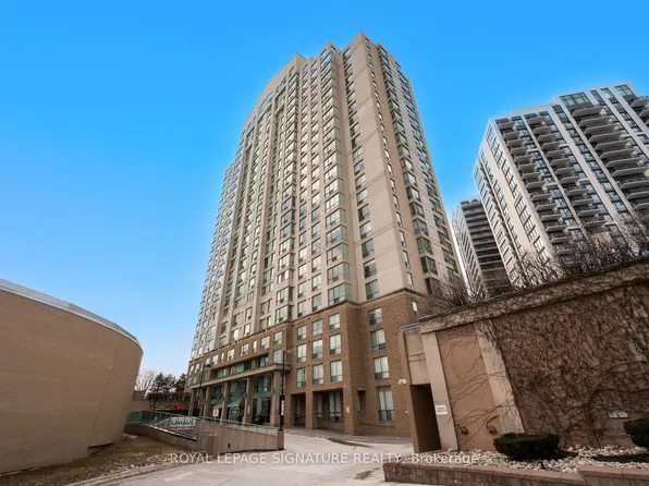 101 Subway Cres #102, Toronto, ON M9B 6K4