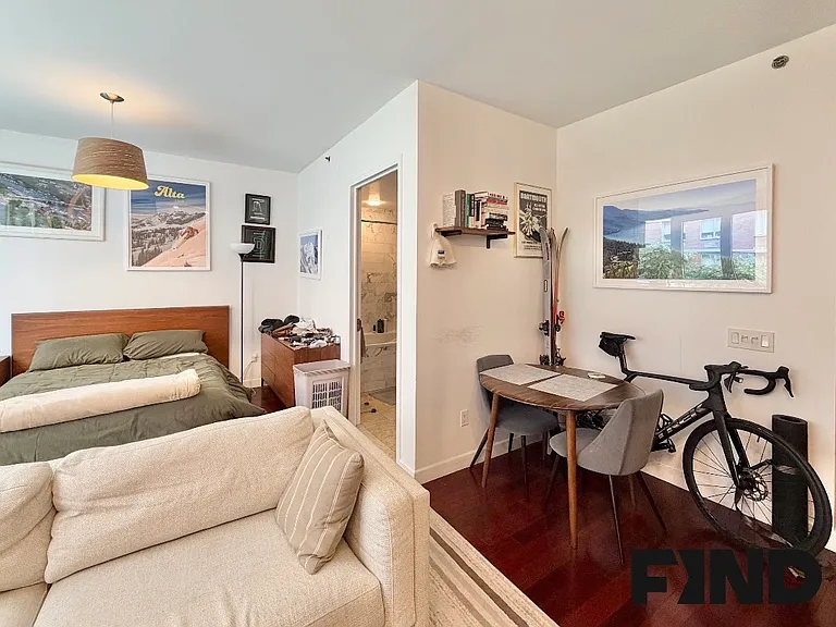 125 W 21st St #3C — Photo 4