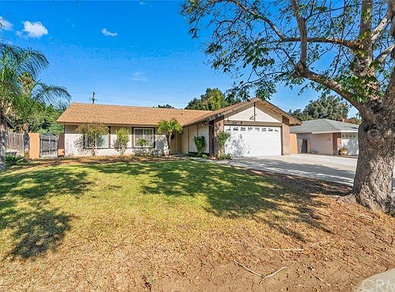 3rd image of 1066 W Fontlee Ln
