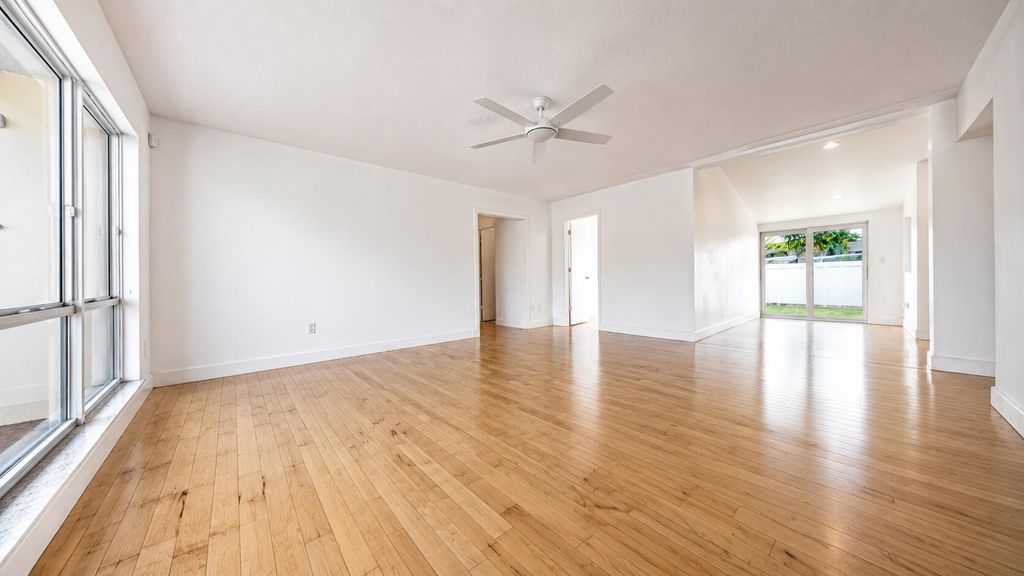 420 SE 4th Court, photo 8