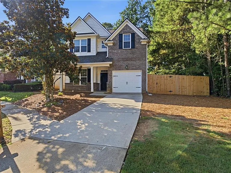 218 Ranier Ct — Photo 1
