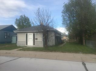 1617 10th Ave, Scottsbluff, NE 69361