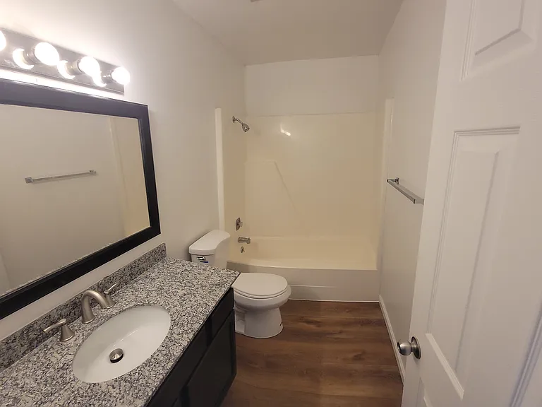 1901 Nancy Ct #7 — Photo 9