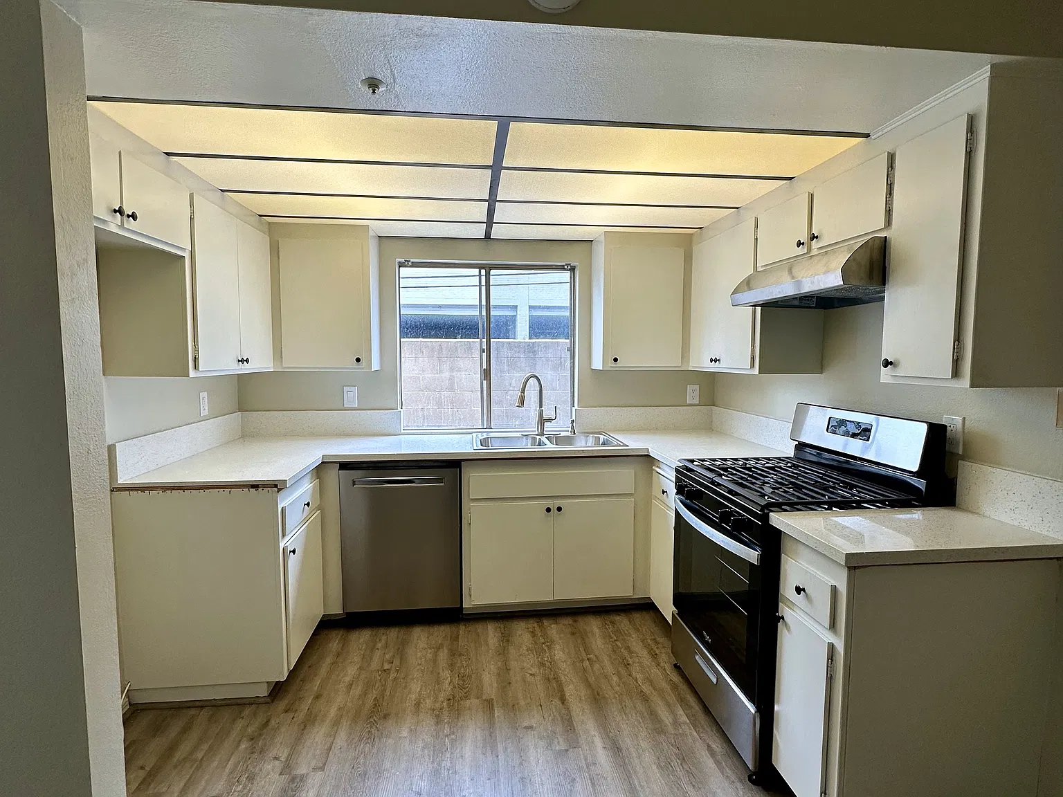 17762 Cameron Ln — Photo 3