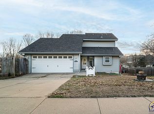 2707 SW Staffordshire Rd, Topeka, KS 66614