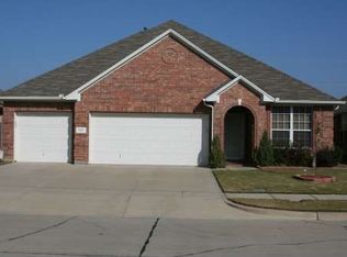 727 Crownpoint Ct, Arlington, TX 76002