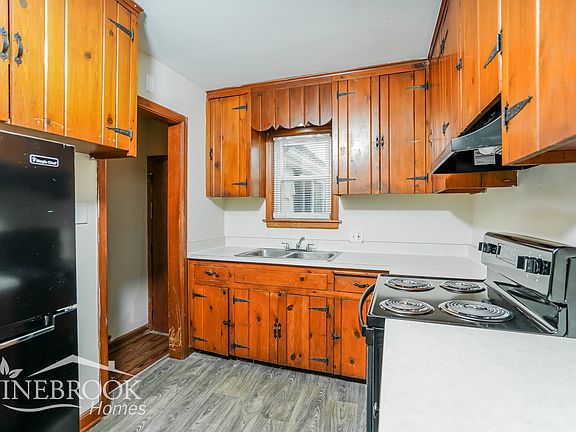 3rd image of 7333 W Medford Ave