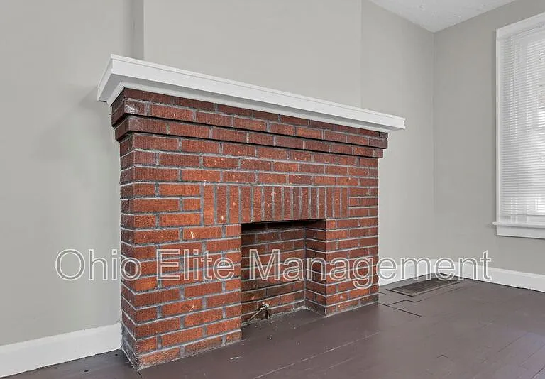 793 E Starr Ave — Photo 17
