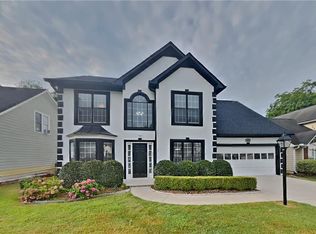 2882 Manor Glen Ln, Suwanee, GA 30024