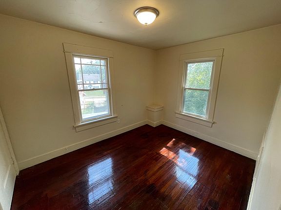 5th image of 514 Brookside Dr