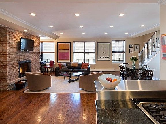2nd image of 101 W 81st St Unit Penthouse 703