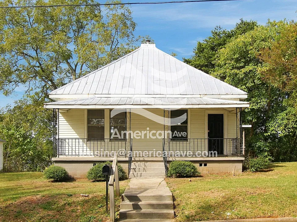 1104 Avenue I