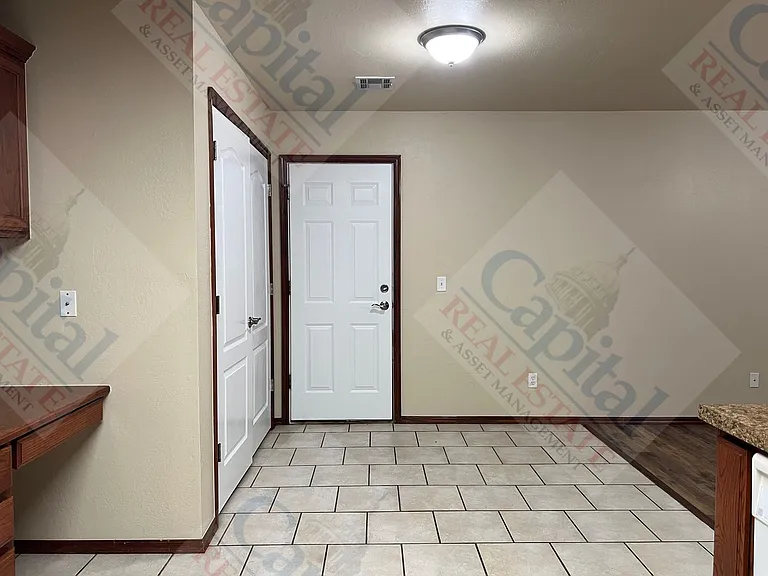 20635 Penny Ln — Photo 11