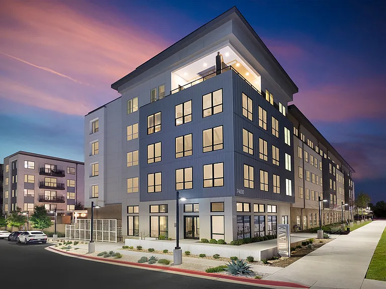 AVE Austin North Lamar — Photo 15