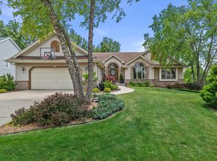4651 W Vanderheyden Dr, Franklin, WI 53132