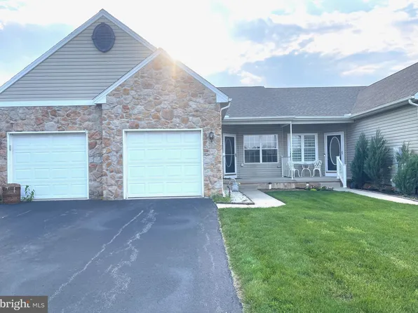 1844 Deerfield Dr, Dover, PA 17315