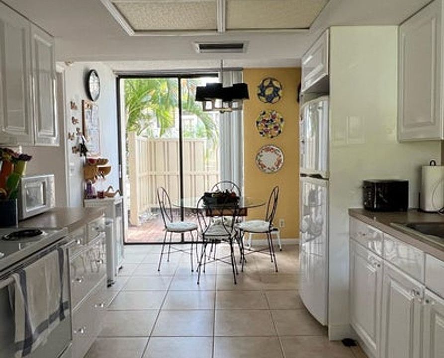 1st image of 1002 Bridgewood Pl #1002