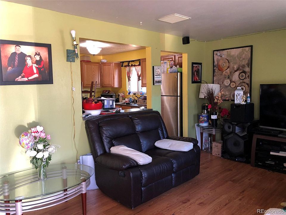 2nd image of 3071 Billings St