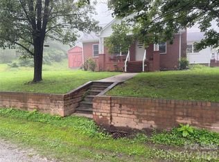 77 Maple Rd, Spruce Pine, NC 28777