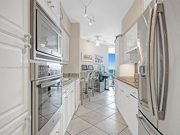 4th image of 4775 Collins Ave APT 2204