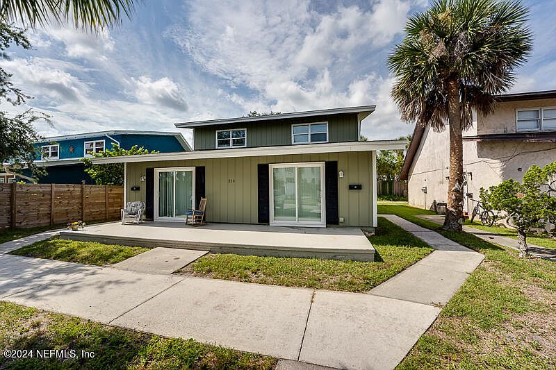 1st image of 215 ARRICOLA Avenue