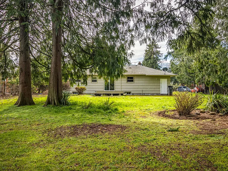 11835 NE Couch St — Photo 29