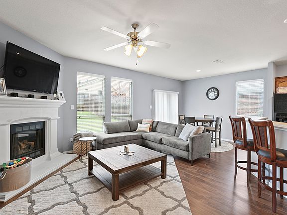 4th image of 3148 Hollow Valley Dr