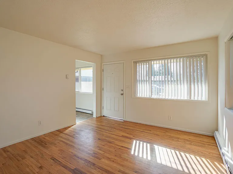 470 SE 12th Ave #5 — Photo 12