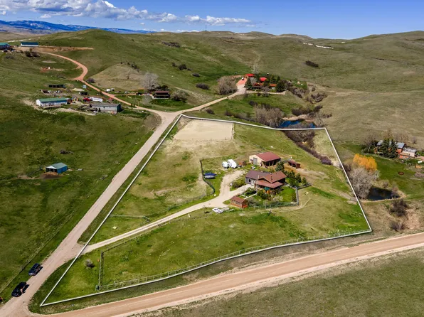 1 Bulldogger Dr, Parkman, WY 82838