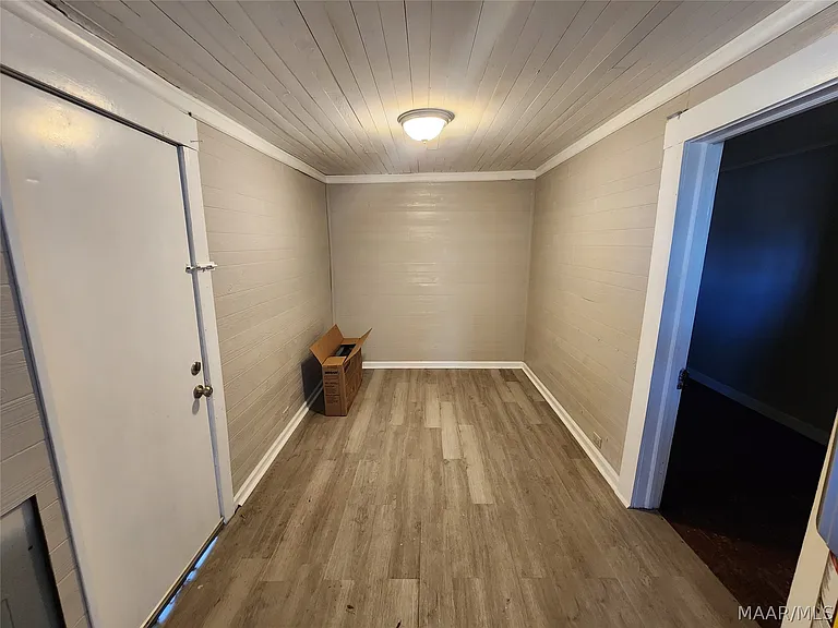 210 W Osceola St — Photo 22