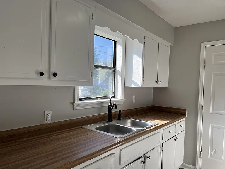 418 Hall Aly — Photo 4