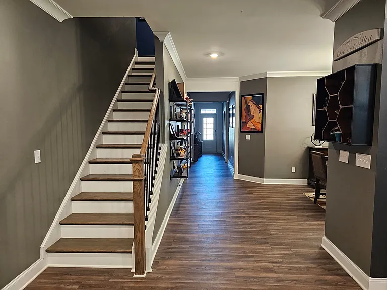 160 Amherst Way — Photo 5