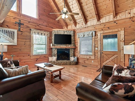 2nd image of 532 Blackberry Ridge Way
