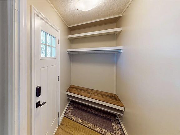 3rd image of 1073 MCINTOSH STREET