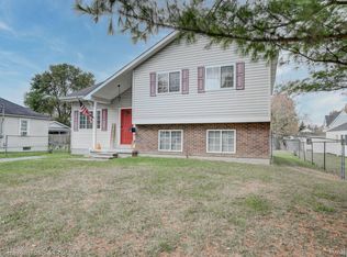 1035 Lee St, Fenton, MI 48430