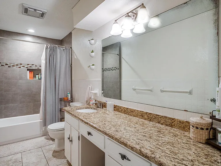 3217 Lubbock Ave #B — Photo 13