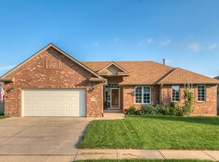 450 Coronado Cir, Carter Lake, IA 51510