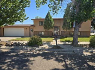 404 N Earling Ave, Miles City, MT 59301