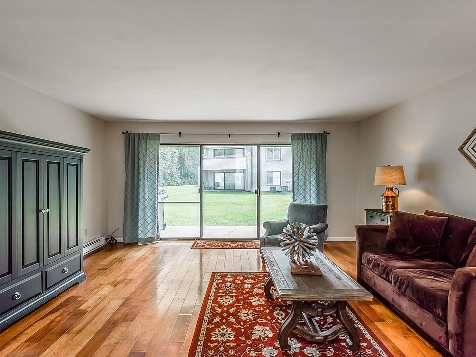 1st image of 49 Candlewood Dr
